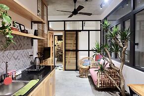 Uri House
