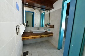 Turquoise Beach Resort