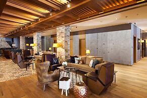 Magna Pivot Hotel - Boutique Class