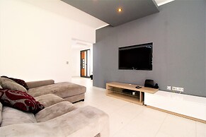Plaza Villa with Private Pool