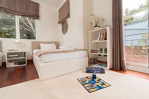 Villa Loreina Palace
