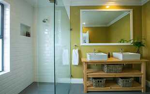 Hout & About Guest House