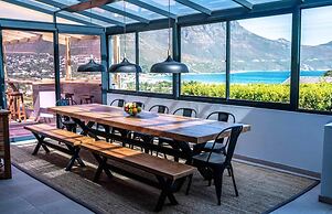 Hout & About Guest House