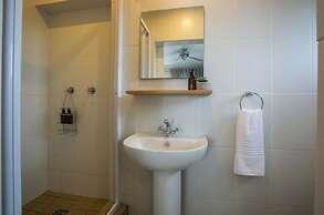 Hout & About Guest House