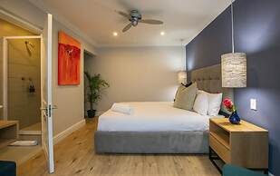 Hout & About Guest House
