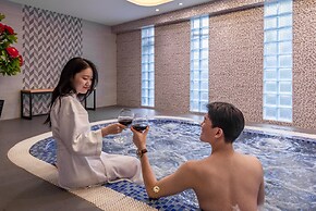 Reyna Hotel Hanoi