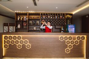 Reyna Hotel Hanoi