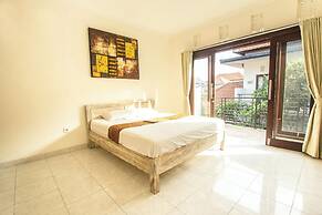 Azalea Homestay & Villa
