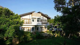Ba Khan Village Resort