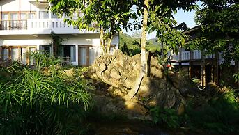 Ba Khan Village Resort