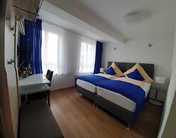 Stadthotel am Adenauerplatz