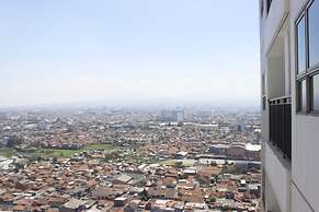 Gorgeous Studio at Mekarwangi Square Apartment with Mountain View