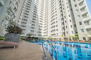 Relaxing Studio Apartment at Parahyangan Residence with Mountain View