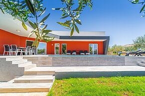 Modern Villa With Pool and Terrace