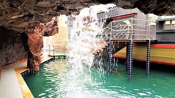 Grande Caribbean Resort - Sleeps 2