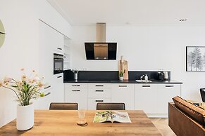 Damrak Short Stay Amsterdam