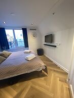 Damrak Short Stay Amsterdam