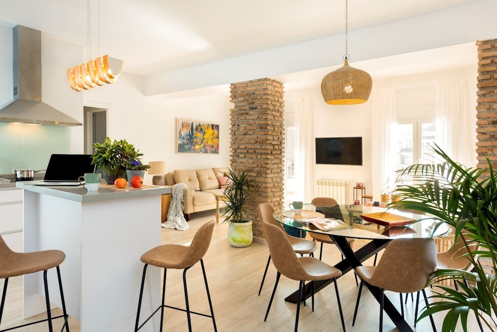 Genteel Home Mano de Hierro