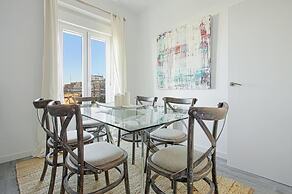 The Best Location, 8pax, 3BD & 2Bth, Reina Sofia II