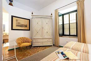Genteel Home Corral del Rey
