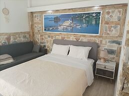 Petrakis Beach