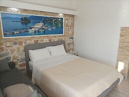 Petrakis Beach