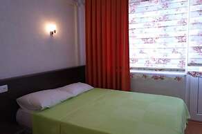 Dolphin Yunus Hotel