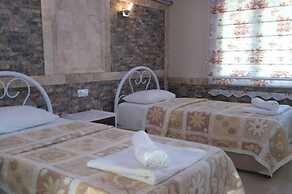 Dolphin Yunus Hotel
