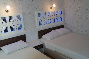 Dolphin Yunus Hotel