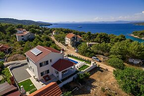 Villa Makarac