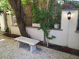 Garden House - Luxury Guest House