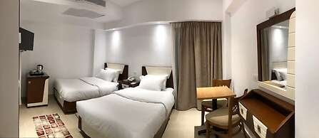 Maxim Hotel