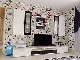 Center Comfy Suites