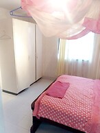 Center Comfy Suites