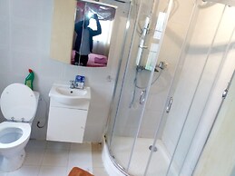 Center Comfy Suites