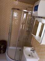 Center Comfy Suites