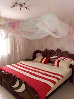 Center Comfy Suites
