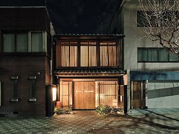 Tsumugi Tojihigashimonmae