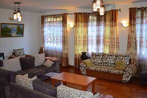 Kerarapony House