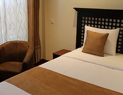 Cranes Suites Hotel