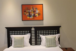 Cranes Suites Hotel