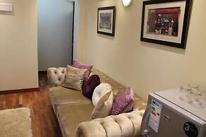 Cranes Suites Hotel