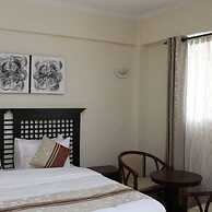 Cranes Suites Hotel