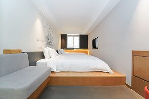 No. 8 Art Hotel