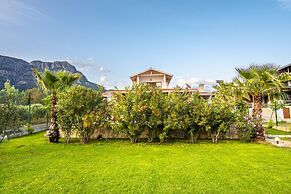 Calypso Lakeview Villas
