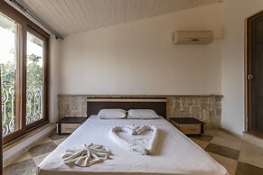Calypso Lakeview Villas