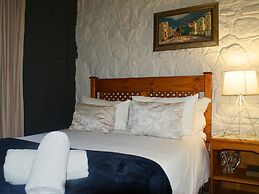Riverman Cabin Country Lodge