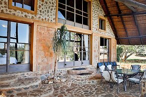 Riverman Cabin Country Lodge