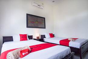 RedDoorz Syariah near Ngade Lake