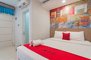 RedDoorz Plus @ Point Phila Cihampelas